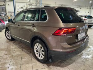 Volkswagen Tiguan 2017 2.0 AMT (180 л.с.) 4WD Comfortline c пробегом - фото 4