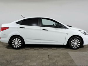 Hyundai Solaris 2013 1.6 AT (123 л.с.) Family c пробегом - фото 4