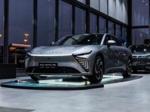 Новый Exlantix Exlantix ES 2025 1.5hyb AT (469 л.с.) 4WD GG  - фото 1