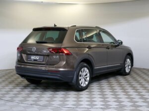 Volkswagen Tiguan 2017 2.0 AMT (180 л.с.) 4WD Comfortline c пробегом - фото 5