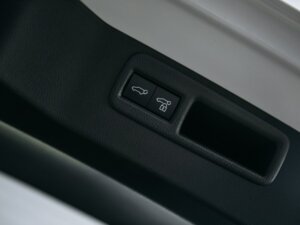 Новый Toyota Venza 2024 2.0 CVT (171 л.с.) 4WD Extreme Edition  - фото 8