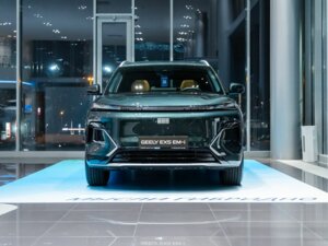 Новый Geely EX5 EM-i 2025 1.5hyb AT (218 л.с.) Max  - фото 1