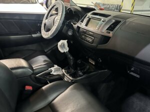 Toyota Hilux 2015 2.5d MT (144 л.с.) 4WD Элеганс c пробегом - фото 3