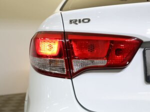 Kia Rio 2017 1.6 AT (123 л.с.) Comfort Аудио c пробегом - фото 3