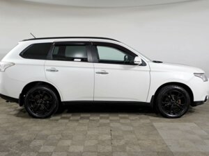 Mitsubishi Outlander 2012 2.4 CVT (167 л.с.) 4WD Ultimate c пробегом - фото 4