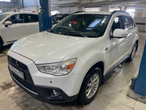 Mitsubishi ASX 2011 1.8 CVT (140 л.с.) Instyle c пробегом - фото 1