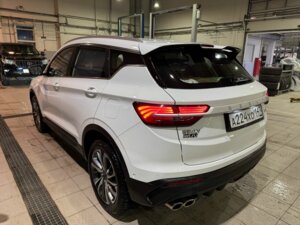 Geely Coolray 2023 1.5 AMT (150 л.с.) Flagship c пробегом - фото 2