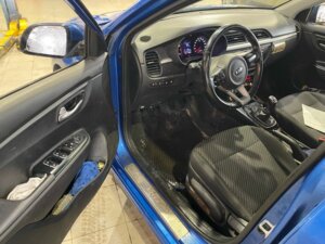 Kia Rio 2018 1.6 MT (123 л.с.) Luxe RED Line c пробегом - фото 2