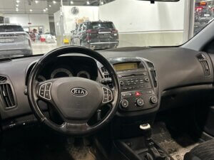 Kia Ceed 2008 1.6 MT (122 л.с.) Комфорт c пробегом - фото 2