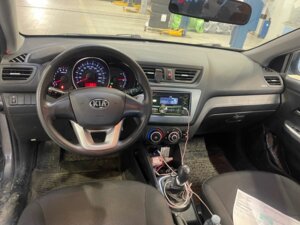 Kia Rio 2013 1.4 MT (107 л.с.) Comfort (без теплых опций) c пробегом - фото 8