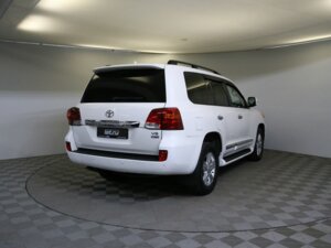 Toyota Land Cruiser 2013 4.5d AT (235 л.с.) 4WD Люкс 7 мест c пробегом - фото 5