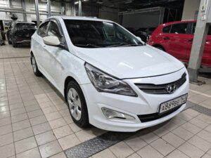 Hyundai Solaris 2015 1.6 MT (123 л.с.) Comfort c пробегом - фото 2