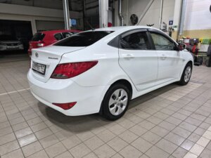 Hyundai Solaris 2015 1.6 MT (123 л.с.) Comfort c пробегом - фото 3