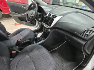 Hyundai Solaris 2015 1.6 MT (123 л.с.) Comfort c пробегом - фото 4