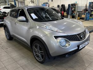 Nissan Juke 2012 1.6 CVT (117 л.с.)  c пробегом - фото 2