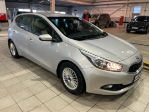 Kia Ceed 2012 1.4 MT (100 л.с.) Classic (без опций обогрева) c пробегом - фото 3