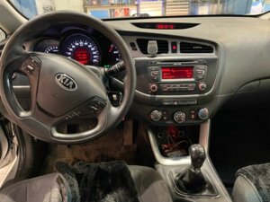 Kia Ceed 2012 1.4 MT (100 л.с.) Classic (без опций обогрева) c пробегом - фото 8