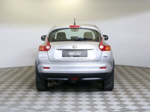 Nissan Juke 2012 1.6 CVT (117 л.с.) SE c пробегом - фото 6