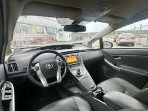 Toyota Prius 2010 1.8hyb AT (99 л.с.) Престиж c пробегом - фото 3