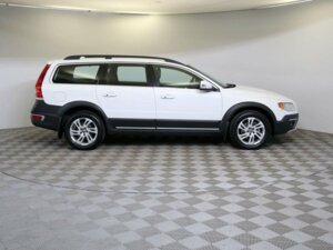 Volvo XC70 2015 2.4d AT (181 л.с.) 4WD Summum c пробегом - фото 2