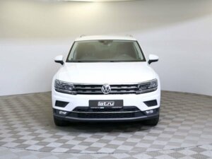Volkswagen Tiguan 2019 2.0 AMT (180 л.с.) 4WD Highline c пробегом - фото 2