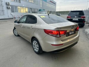 Kia Rio 2015 1.6 AT (123 л.с.) Luxe c пробегом - фото 3