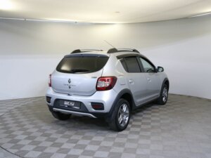 Renault Sandero 2021 Stepway 1.6 MT (113 л.с.) Stepway Life c пробегом - фото 5