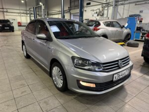 Volkswagen Polo 2017 1.6 AT (110 л.с.) Highline 15-18 c пробегом - фото 4