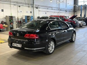 Volkswagen Passat 2012 1.8 AMT (152 л.с.) Highline c пробегом - фото 3