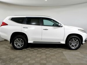 Mitsubishi Pajero Sport 2018 2.4d AT (181 л.с.) 4WD Instyle c пробегом - фото 4