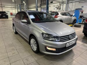 Volkswagen Polo 2017 1.6 AT (110 л.с.) Highline 15-18 c пробегом - фото 4