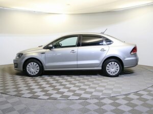 Volkswagen Polo 2017 1.6 AT (110 л.с.) Highline 15-18 c пробегом - фото 8