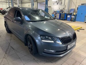 Skoda Octavia 2017 1.8 AMT (180 л.с.) 4WD Style c пробегом - фото 2