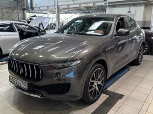 Maserati Levante 2018 Diesel 3.0d AT (275 л.с.) 4WD Granlusso c пробегом - фото 1