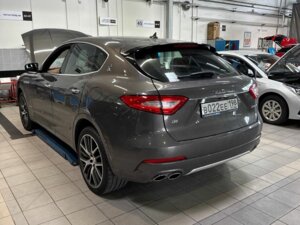 Maserati Levante 2018 Diesel 3.0d AT (275 л.с.) 4WD Granlusso c пробегом - фото 3