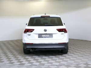 Volkswagen Tiguan 2019 2.0 AMT (180 л.с.) 4WD Highline c пробегом - фото 6