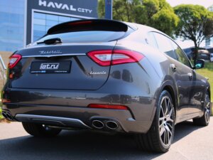 Maserati Levante 2018 Diesel 3.0d AT (275 л.с.) 4WD Granlusso c пробегом - фото 3