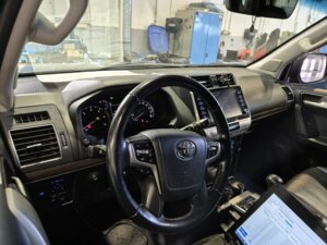 Toyota Land Cruiser Prado 2020 2.8d AT (200 л.с.) 4WD Престиж c пробегом - фото 4