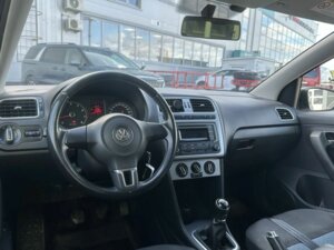 Volkswagen Polo 2013 1.6 MT (105 л.с.) Sochi Edition c пробегом - фото 3