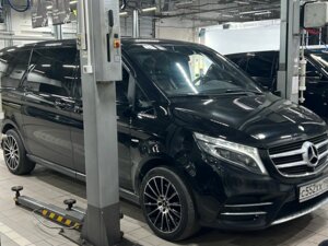 Mercedes-Benz V-Класс 2017 250 d длинный 2.1d AT (190 л.с.) 4WD  c пробегом - фото 2