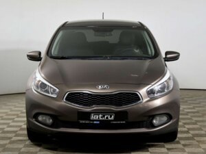 Kia Ceed 2012 1.6 AT (129 л.с.) Luxe c пробегом - фото 2