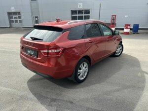 Lada (ВАЗ) Vesta 2018 SW 1.8 MT (122 л.с.) Luxe (2017-2019) c пробегом - фото 3