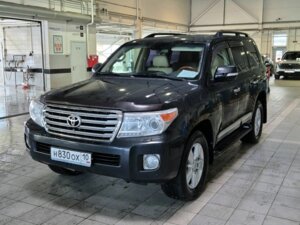 Toyota Land Cruiser 2013 4.6 AT (309 л.с.) 4WD Люкс 5 мест c пробегом - фото 3