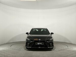 Новый Toyota Camry 2025 2.0hyb CVT (197 л.с.) Sport PLUS  - фото 1
