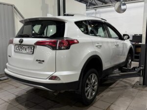 Toyota RAV4 2018 2.0 CVT (146 л.с.) 4WD Престиж c пробегом - фото 3