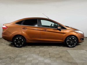 Ford Fiesta 2015 1.6 AMT (120 л.с.) Titanium c пробегом - фото 4