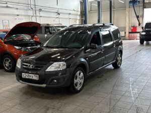 Lada (ВАЗ) Largus 2019 Cross 1.6 MT (106 л.с.) Luxe (5 мест) c пробегом - фото 4