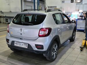 Renault Sandero 2018 Stepway 1.6 CVT (113 л.с.) Stepway Life City c пробегом - фото 7