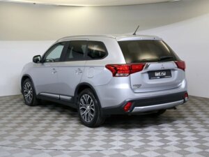 Mitsubishi Outlander 2016 2.4 CVT (167 л.с.) 4WD Ultimate c пробегом - фото 7