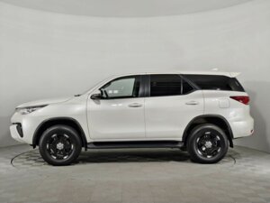 Toyota Fortuner 2020 2.7 MT (166 л.с.) 4WD Стандарт c пробегом - фото 2